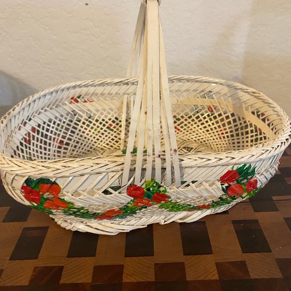 Vintage Daddy’s Duck Handwoven Hand Painted Basket Red Green Floral 8”W x 8”H - Picture 11 of 15